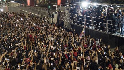 Luiz Inacio Lula da Silva s'adresse à des sympathisants à l'issue du premier tour du scrutin, le 2 octobre 2022, à Sao Paulo (Brésil).&nbsp; (MATIAS DELACROIX / AP / SIPA)