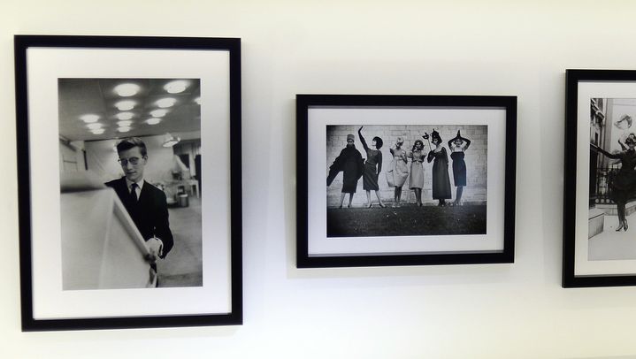 "Yves Saint Laurent dans l'intime de la création" au DS World Paris, juin 2015
 (STEPHANE DE SAKUTIN / AFP)