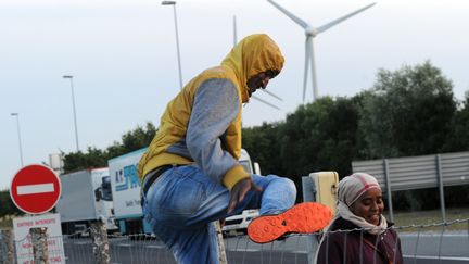 VIDEO. Calais : la bonne fortune des passeurs