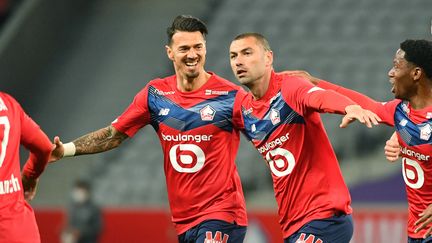 Le Lillois Burak Yilmaz, premier buteur du match entre le LOSC et l'OGCN (DENIS CHARLET / AFP)