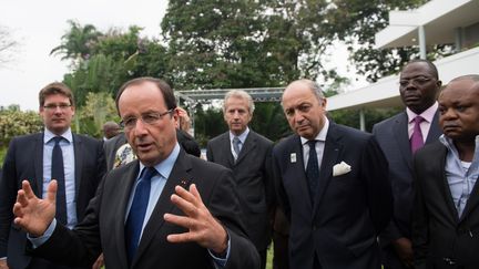 Fran&ccedil;ois Hollande lors de sa visite &agrave; Kinshasa, en R&eacute;publique d&eacute;mocratique du Congo, le 13 octobre 2012.&nbsp; (BERTRAND LANGLOIS / POOL)