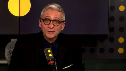 Jean-François Achilli présente les Informés le 15 janvier 2020. (FRANCEINFO / RADIOFRANCE)