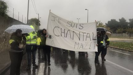 La marche blanche organisée dimanche à Cavaillon en mémoire de Chantal Mazet, la&nbsp;"gilet jaune" tuée sur un barrage à Pont-de-Beauvoisin en Savoie le 17 novembre 2018. (FRANCE BLEU VAUCLUSE/LILA LEFEBVRE)