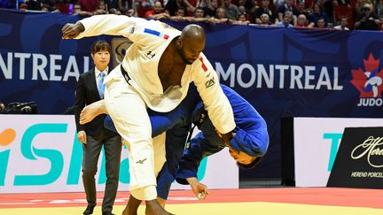 À Montréal (Canada), Teddy Riner s'est imposé sur le Japonais Hisayoshi Harasawa, dimanche 7 juillet 2019.&nbsp; (MARTIN OUELLET-DIOTTE / AFP)