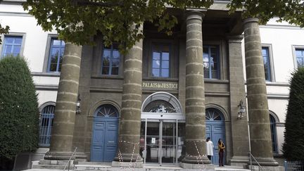 Vue extérieure du palais de justice du Puy-en-Velay (Haute-Loire), le 9 octobre 2017, où étaient jugés en appel les parents de la petite Fiona. (MAXPPP)