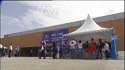 L'université d'été de l'UMP a débuté à Marseille pour tout le weekend dans une athmosphère moins sereine qu'espérée. (F2)