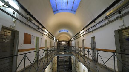 The corridors of Mulhouse prison (Haut-Rhin), October 22, 2021. (FREDERICK FLORIN / AFP)