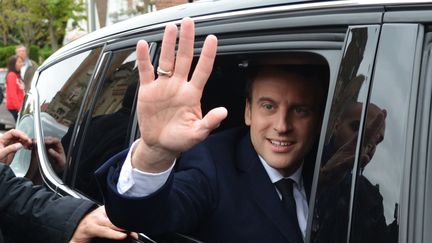 Emmanuel Macron, candidat&nbsp;d'En marche !, le 23 avril 2017 au Touquet (Pas-de-Calais). (ALEXEY VITVITSKY / SPUTNIK / AFP)