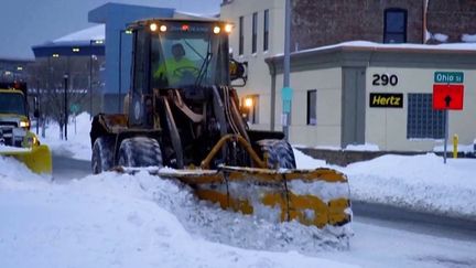 États-Unis : état d'urgence déclaré dans l'État de New York, qui croule sous la neige