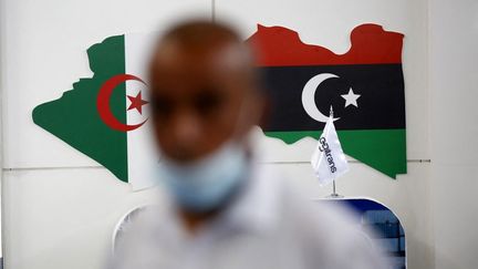 "Je réitère le soutien de l'Algérie aux efforts des autorités libyennes&nbsp;(...) visant à rétablir la stabilité politique et sécuritaire en Libye", avait annoncé le ministre algérien des Affaires étrangères Sabri Boukadoum&nbsp;dans son allocution d’ouverture du Forum économique algéro-libyen, le 29 mai 2021 à Alger. (BILLAL BENSALEM / NURPHOTO)