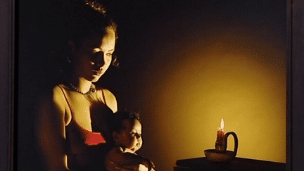 Portrait de femme et enfant à la manière de Georges de la Tour par Mat Collishaw.
 (France 3 Rhône-Alpes)