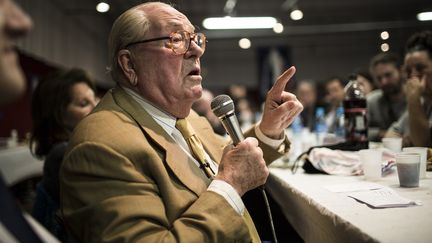 Le pr&eacute;sident d'honneur du Front national, Jean-Marie Le Pen, lors d'un rassemblement du parti le 23 novembre 2014 &agrave; Taverny (Val d'Oise).&nbsp; (VINCENT JAROUSSEAU / AFP )