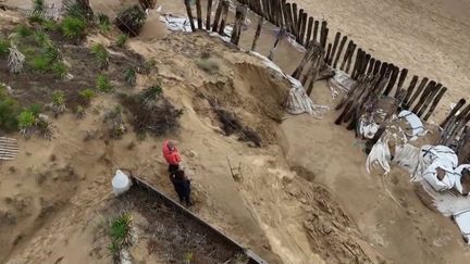 Grandes marées : à Tranche-sur-Mer, la dune a reculé de 10 mètres (France 2)