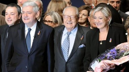 Bruno Gollnisch et la famille Le Pen au congrès de Tours (ALAIN JOCARD / AFP)