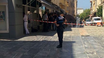 Laurent Bracconi a &eacute;t&eacute; abattu en plein centre-ville de Bastia (Haute-Corse), rue Napol&eacute;on, mardi 21 juillet 2015.&nbsp; (PO CASABIANCA / FRANCE 3 CORSE VIASTELLA )