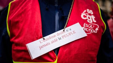 Un manifestant de la CGT des Pyrénées-Orientales dans une manifestation, à Perpignan, le 01 mai 2024. (JC MILHET / HANS LUCAS / AFP)