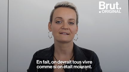 Atteinte d'un cancer du sein, Danielle a découvert à 29 ans, que sa vie n'allait pas se passer comme elle l'avait imaginée... Mais l'association Against Breast Cancer a permis de transformer la perte de cheveux, l'un des plus grands traumatismes de son expérience, en quelque chose de précieux : un diamant.