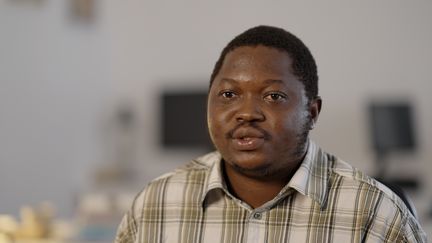 Ephrem Yalike, journaliste centrafricain lanceur d'alerte. (VALERIE CROVA / FRANCEINFO)