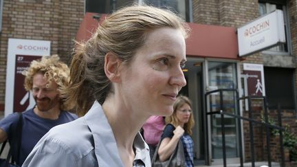 Nathalie Kosciusko-Morizet quitte l'hôpital après son agression, le 16 juin 2017, à Paris.&nbsp; (GONZALO FUENTES / AFP)