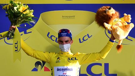 Julian Alaphilippe, maillot jaune au terme de la 2e étape à Nice (Alpes-Maritimes), le 30 août 2020. (STUART FRANKLIN / AFP)