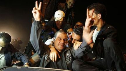 Un prisonnier palestinien, libéré par Israël, arrive au point de passage d'Erez, à la frontière entre Israël et la bande de Gaza, le 30 octobre 2013. (Reuters - Suhaib Salem)