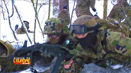 Soldats polonais
 (CAPTURE D'ÉCRAN FRANCE 3)