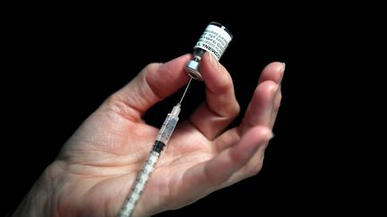 Vaccin contre le Covid-19 : est-il légal d’accorder une prime aux salariés vaccinés ?