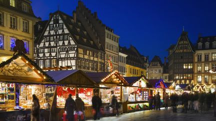 Le marché de Noël à Strasbourg. (JON HICKS / STONE RF / GETTY IMAGES)