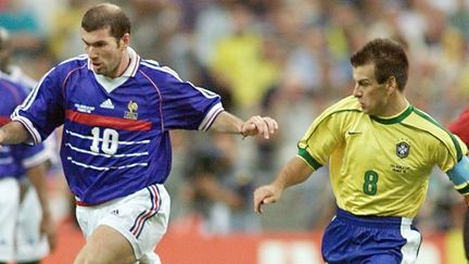 Zinedine Zidane face à Dunga en 1998