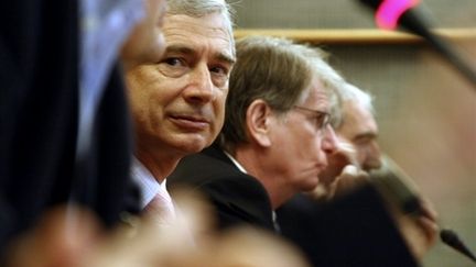 Le PS Claude Bartolone (au centre) à la tête du conseil général de Seine-Saint-Denis. (AFP - Joël Saget)