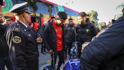 Les U23 marocains devant l'aéroport de Rabat-Salé, le 13 janvier 2023. (FADEL SENNA / AFP)