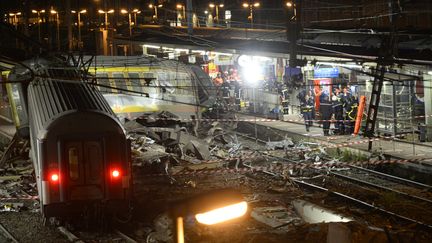 Un accident de train mortel est survenu en gare de Br&eacute;tigny-sur-orge (Essonne), le 12 juillet 2013. (LIONEL BONAVENTURE / AFP)