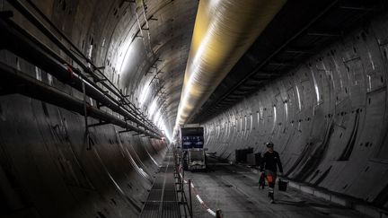 Le tunnel en construction de la future ligne ferroviaire Lyon-Turin, le 29 novembre 2018. (MARCO BERTORELLO / AFP)