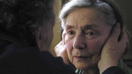 Emmanuelle RIva avec Jean-Louis Trintignant dans "Amour"
 (Les Films du Losange)