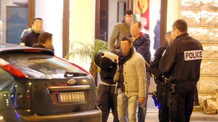 &nbsp; (Interpellation de l'homme soupçonné d'avoir agressé trois militaires à Nice © Maxppp)