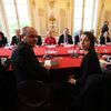 Laurent Berger et Sophie Binet, responsables de la CFDT et de la CGT, sont reçus avec l'intersyndicale par Elisabeth Borne à Matignon, le 5 avril 2023. (OLIVIER LEJEUNE / MAXPPP)