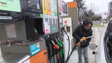 Prix à la pompe : quels bénéficiaires du chèque carburant ? (FRANCE 3)