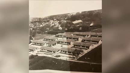 La cité des Chaumines à Buchelay (Yvelines), construite en 1966 pour héberger entre 20 et 25 famiiles de harkis et détruit dans les années 80. (DR)