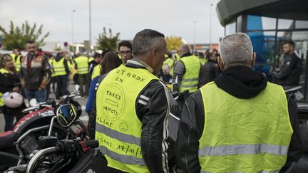 Des gilets jaunes à Narbonne (Aude), le 9 novembre 2018. (IDRISS BIGOU-GILLES / HANS LUCAS / AFP)