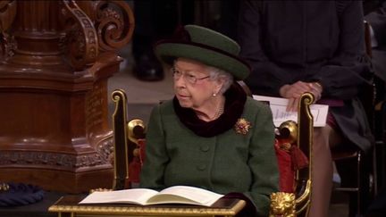 Royaume-Uni : Elizabeth II réapparaît en public pour une cérémonie en hommage au prince Philip&nbsp; (France 2)