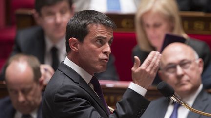 Le Premier ministre Manuel Valls s'adresse aux députés lors d'une séance de questions au gouvernement à l'Assemblée nationale, le 4 mai 2016 à Paris. (BERTRAND GUAY / AFP)