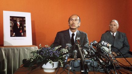 L'ancien président Valéry Giscard d'Estaing lors de sa première conférence de presse comme candidat à la présidentielle, le 12 avril 1974, à Paris. (AFP)