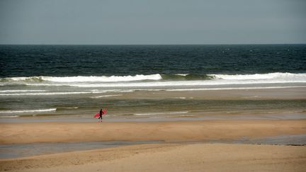 La plage de La Gravière, à Hossegor, le 22 mai 2020. (IROZ GAIZKA / AFP)