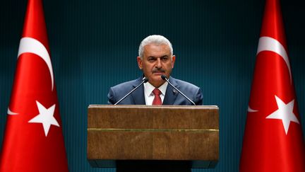 Le Premier ministre turc,&nbsp;Binali Yildirim, lors d'une conférence de presse à Ankara, le 25 juillet 2016. (MURAT KAYNAK / ANADOLU AGENCY / AFP)