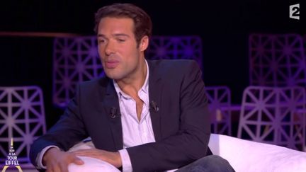 Nicolas Bedos lors de l'&eacute;mission "Un soir &agrave; la tour Eiffel", diffus&eacute;e mercredi&nbsp;8 octobre sur France 2.&nbsp; ( FRANCE 2)