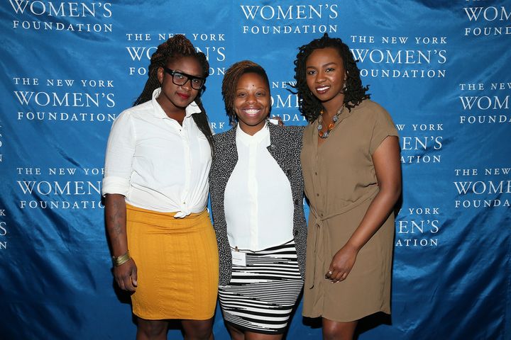 Alicia Garza, Patrisse Cullors et Opal Tometi, les trois co-fondatrices du mouvement Black Lives Matter, participent à un petit déjeuner de la New York Women Foundation, le 14 mai 2015.&nbsp; (JEMAL COUNTESS / GETTY IMAGES NORTH AMERICA / AFP)