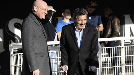 Bernard Laporte, le président de la FFR, avec le président de Montpellier et ténor du bâtiment, Mohed Altrad (FRANCK PENNANT / AFP)