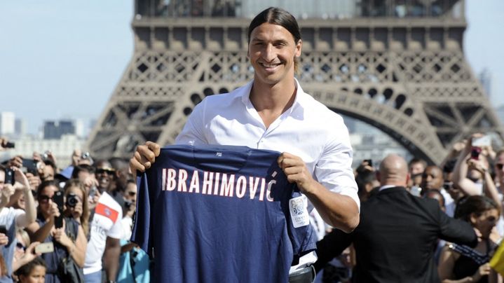 Zlatan Ibrahimovic avait été présenté devant la tour Eiffel, le 18 juin 2012. (BERTRAND GUAY / AFP)