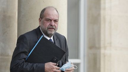 Eric Dupond-Moretti quitte le palais de l'Elysée (Paris), le 3 novembre 2021. (GEOFFROY VAN DER HASSELT / AFP)