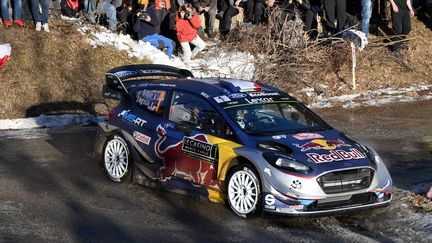 La Ford Fiesta WRC de Sébastien Ogier le 18 janvier 2017 sur les routes de Gap.&nbsp; (JEAN-PIERRE CLATOT / AFP)